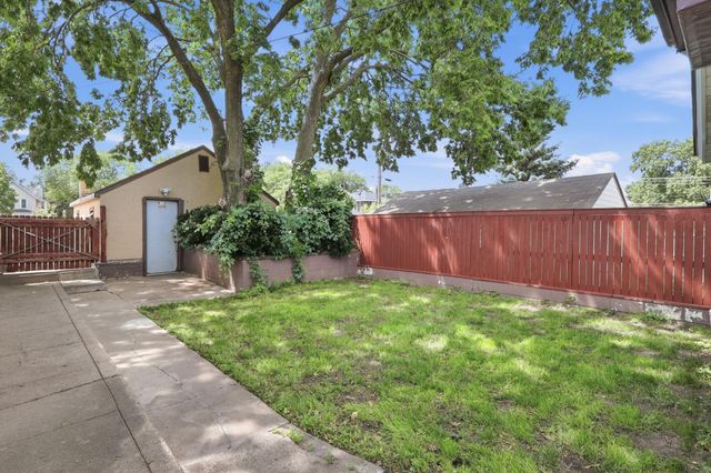 900 Geranium Avenue E, Saint Paul, MN 55106