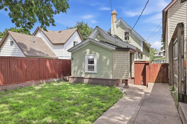 900 Geranium Avenue E, Saint Paul, MN 55106