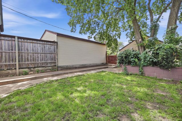 900 Geranium Avenue E, Saint Paul, MN 55106