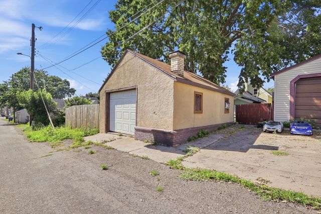 900 Geranium Avenue E, Saint Paul, MN 55106
