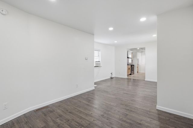900 Geranium Avenue E, Saint Paul, MN 55106