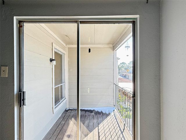 10721 Sandpiper Drive 162, Houston, TX 77096