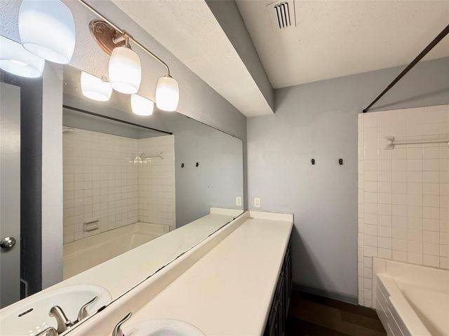 10721 Sandpiper Drive 162, Houston, TX 77096