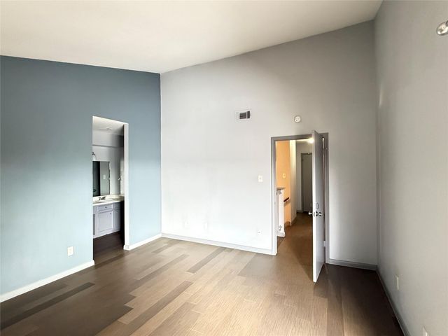 10721 Sandpiper Drive 162, Houston, TX 77096