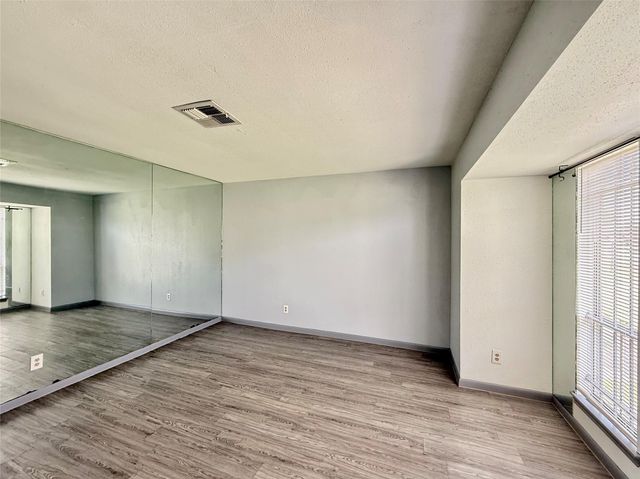 10721 Sandpiper Drive 162, Houston, TX 77096