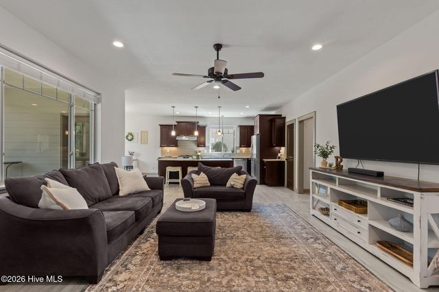 190 Devon Circle, Aberdeen, NC 28315