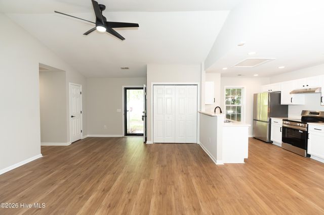 106 Shearin Hills Drive, Castle Hayne, NC 28429