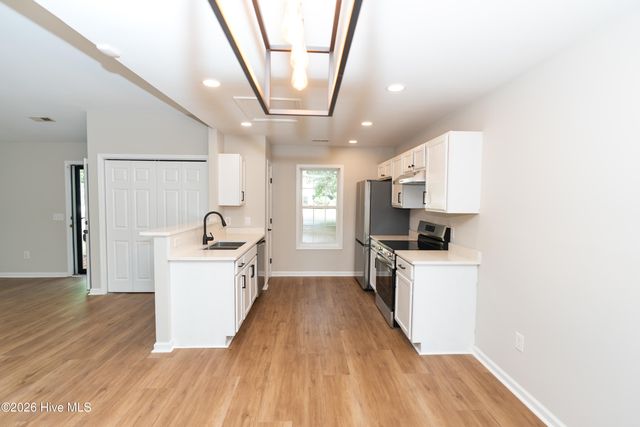 106 Shearin Hills Drive, Castle Hayne, NC 28429