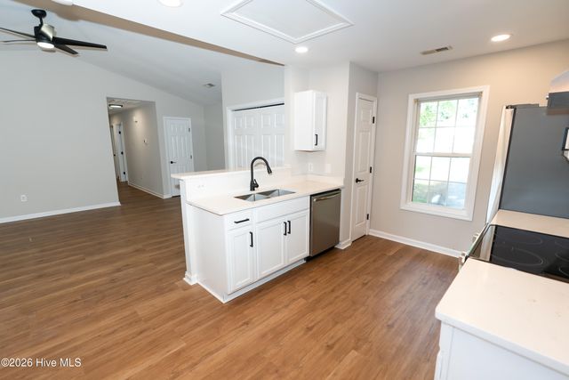 106 Shearin Hills Drive, Castle Hayne, NC 28429