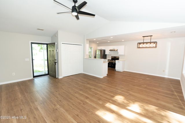 106 Shearin Hills Drive, Castle Hayne, NC 28429