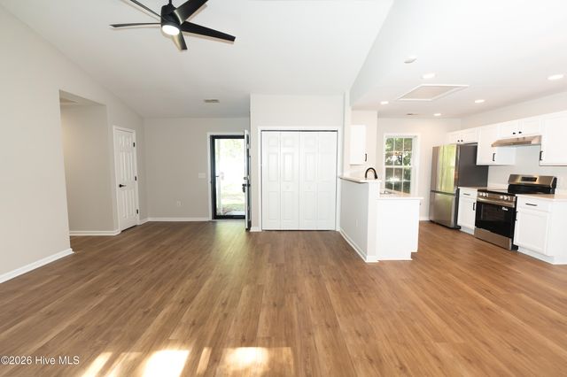 106 Shearin Hills Drive, Castle Hayne, NC 28429