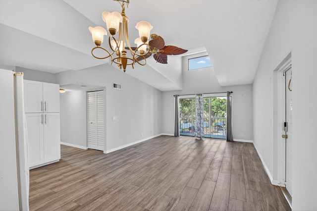 812 Sky Pine Way D3, Greenacres, FL 33415