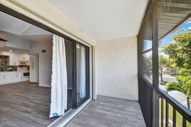 812 Sky Pine Way D3, Greenacres, FL 33415