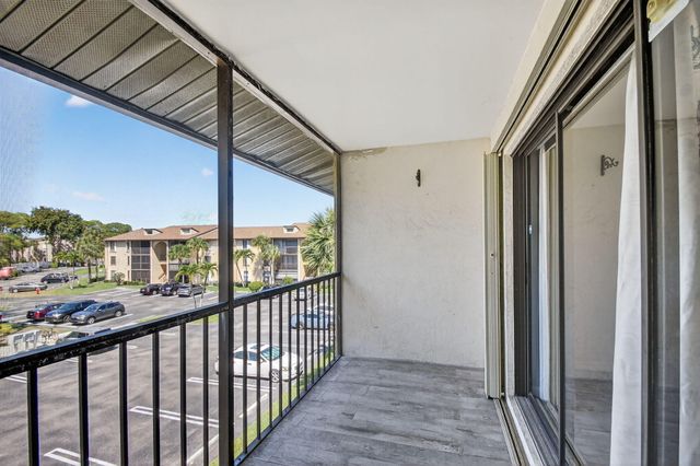 812 Sky Pine Way D3, Greenacres, FL 33415