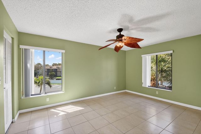 812 Sky Pine Way D3, Greenacres, FL 33415