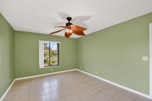 812 Sky Pine Way D3, Greenacres, FL 33415