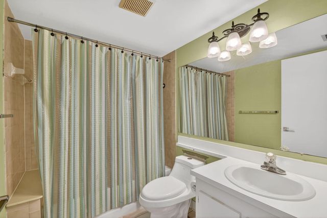 812 Sky Pine Way D3, Greenacres, FL 33415