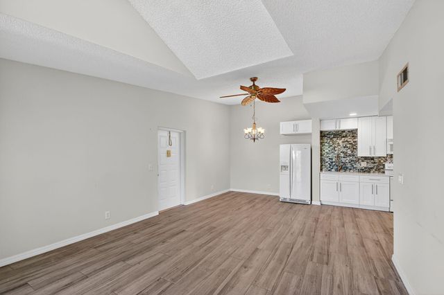 812 Sky Pine Way D3, Greenacres, FL 33415