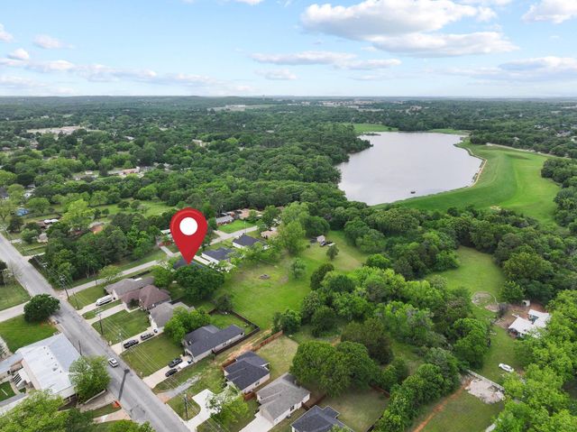 1838 S Park Avenue, Denison, TX 75020