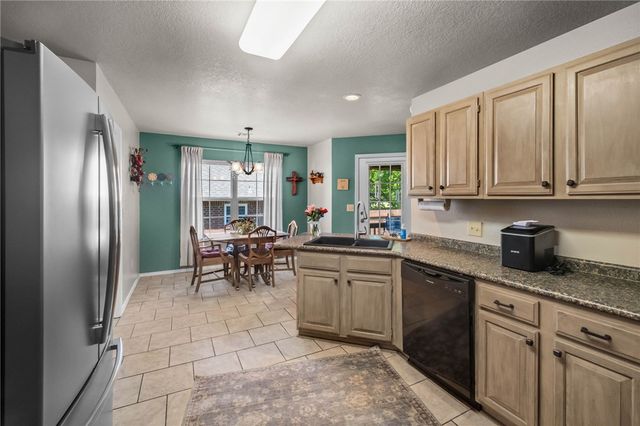 903 Willow Court, Siloam Springs, AR 72761