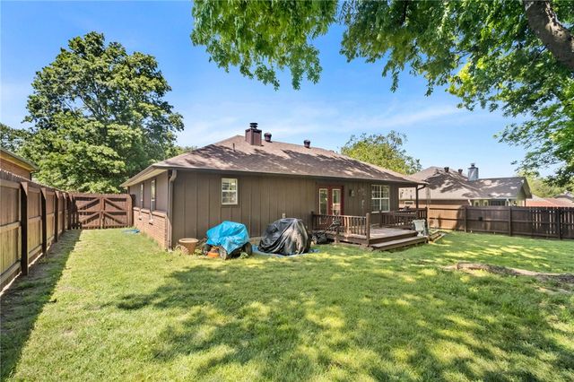 903 Willow Court, Siloam Springs, AR 72761