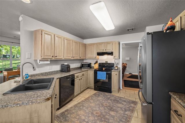 903 Willow Court, Siloam Springs, AR 72761