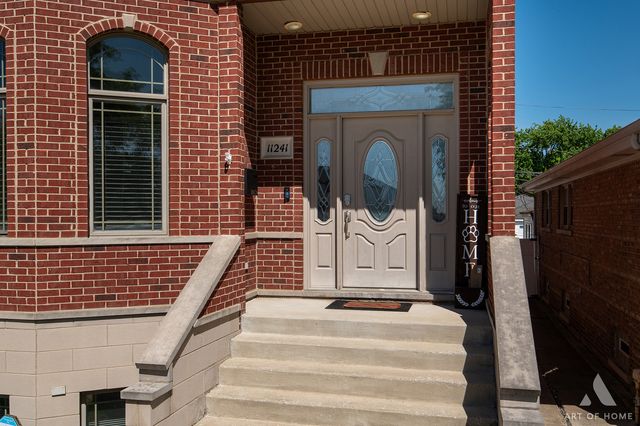 11241 S Central Park Avenue, Chicago, IL 60655