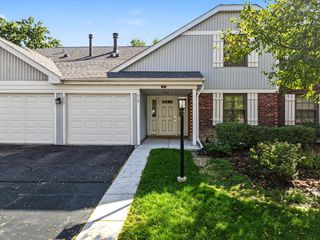 215 Brookston Drive B2, Schaumburg, IL 60193
