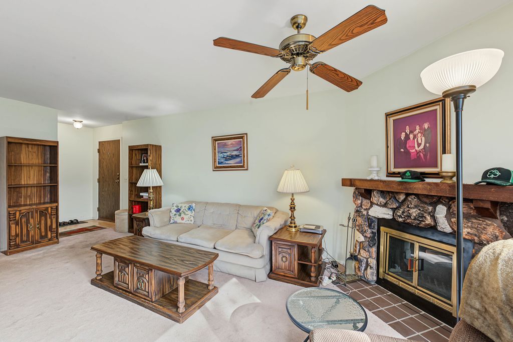215 Brookston Drive B2, Schaumburg, IL 60193 — photo 4