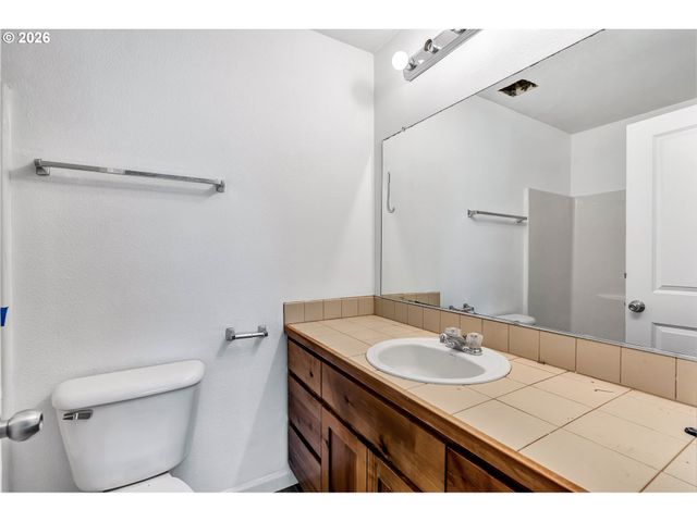 17934 Sw NIKS Dr, Beaverton, OR 97003