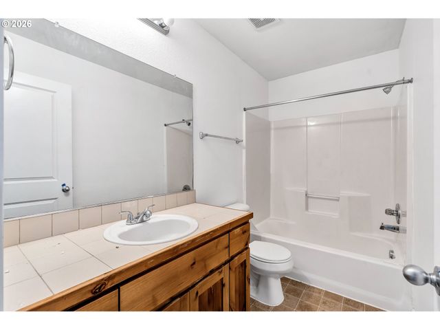 17934 Sw NIKS Dr, Beaverton, OR 97003