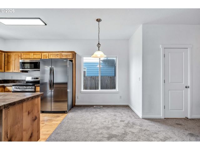 17934 Sw NIKS Dr, Beaverton, OR 97003