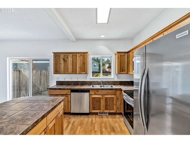 17934 Sw NIKS Dr, Beaverton, OR 97003