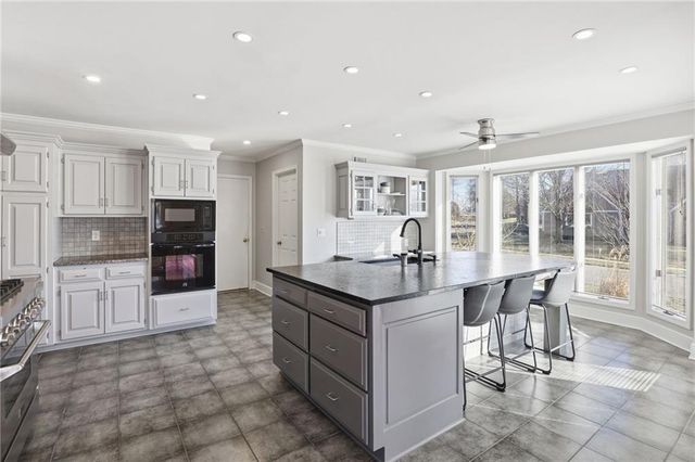 12313 Pembroke Lane, Leawood, KS 66209