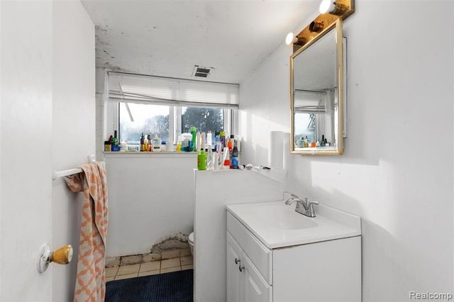 39128 Ironstone Drive, Sterling Heights, MI 48310