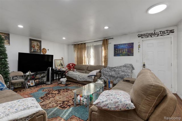 39128 Ironstone Drive, Sterling Heights, MI 48310