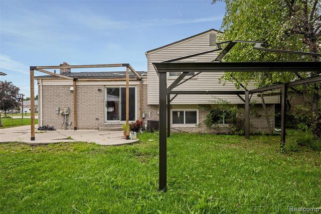 39128 Ironstone Drive, Sterling Heights, MI 48310