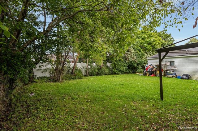 39128 Ironstone Drive, Sterling Heights, MI 48310