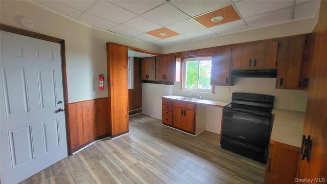 37 ROOSEVELT AVE-APT 2, Poughkeepsie, NY 12601