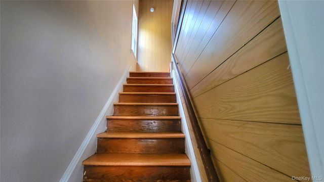 37 ROOSEVELT AVE-APT 2, Poughkeepsie, NY 12601