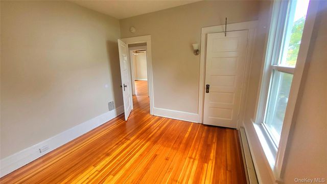 37 ROOSEVELT AVE-APT 2, Poughkeepsie, NY 12601