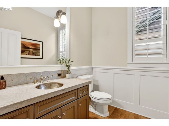 9742 Nw SKYLINE HEIGHTS Dr, Portland, OR 97229