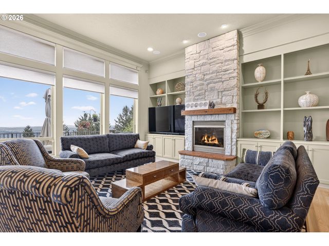 9742 Nw SKYLINE HEIGHTS Dr, Portland, OR 97229
