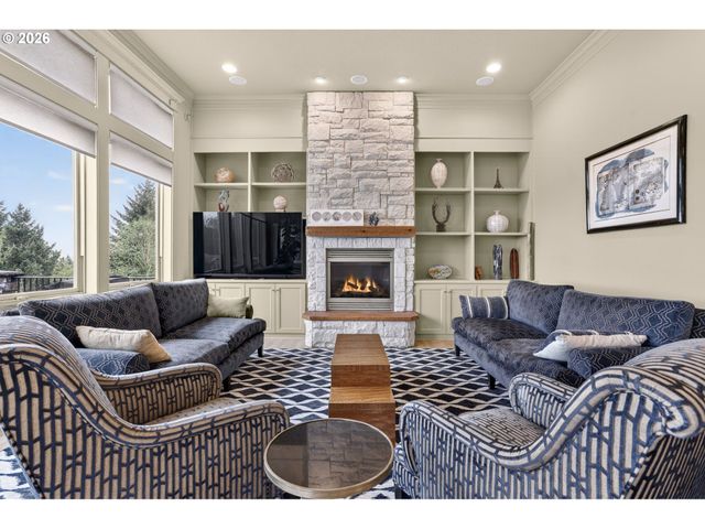 9742 Nw SKYLINE HEIGHTS Dr, Portland, OR 97229