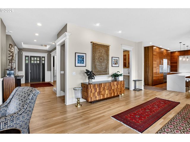 9742 Nw SKYLINE HEIGHTS Dr, Portland, OR 97229
