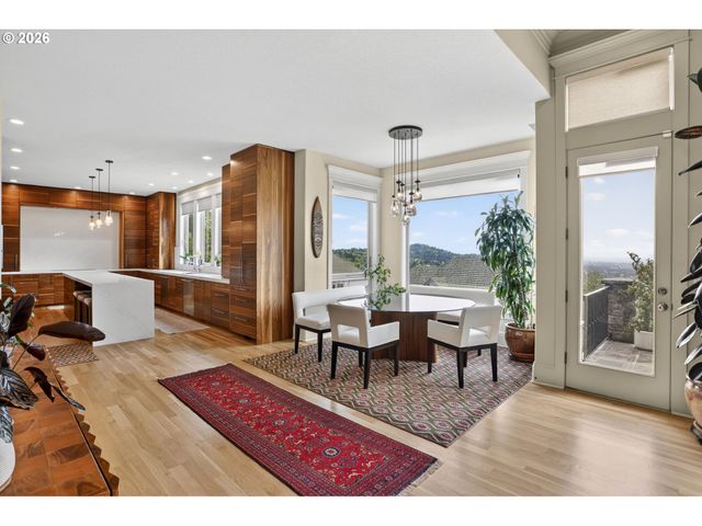 9742 Nw SKYLINE HEIGHTS Dr, Portland, OR 97229