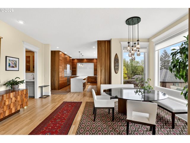 9742 Nw SKYLINE HEIGHTS Dr, Portland, OR 97229