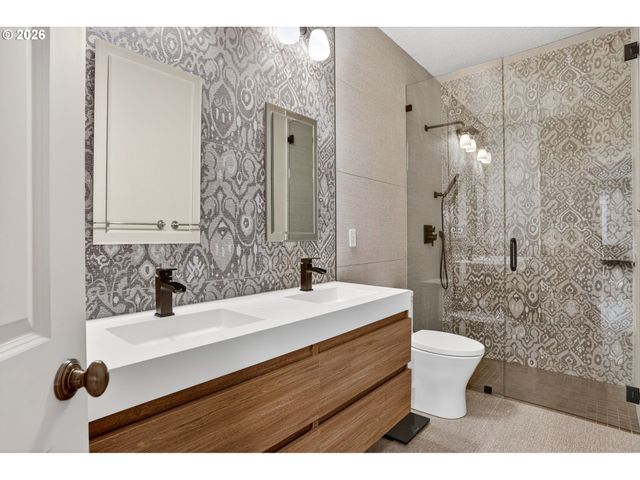 9742 Nw SKYLINE HEIGHTS Dr, Portland, OR 97229