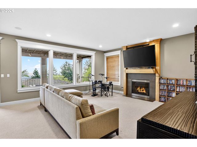 9742 Nw SKYLINE HEIGHTS Dr, Portland, OR 97229