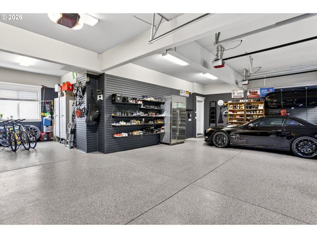 9742 Nw SKYLINE HEIGHTS Dr, Portland, OR 97229